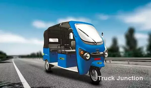 Kinetic Safar Smart Auto Rickshaw